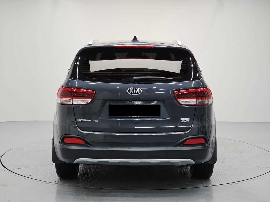 Kia Sorento — photo 03