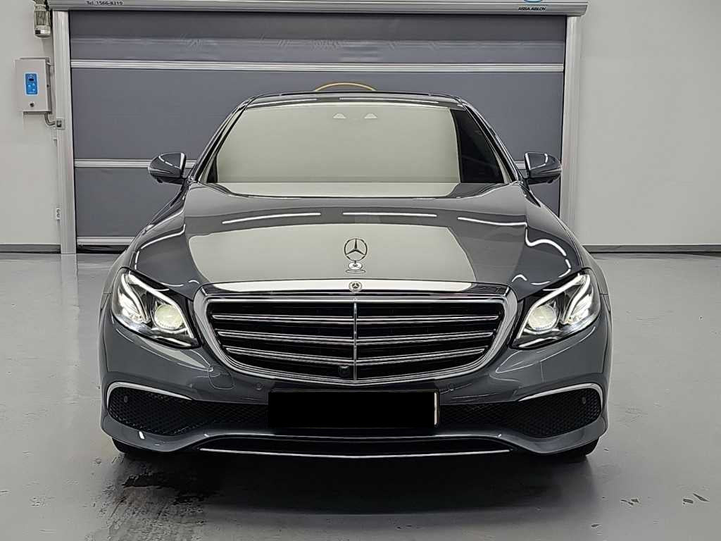 Mercedes-Benz E-Class — photo 02