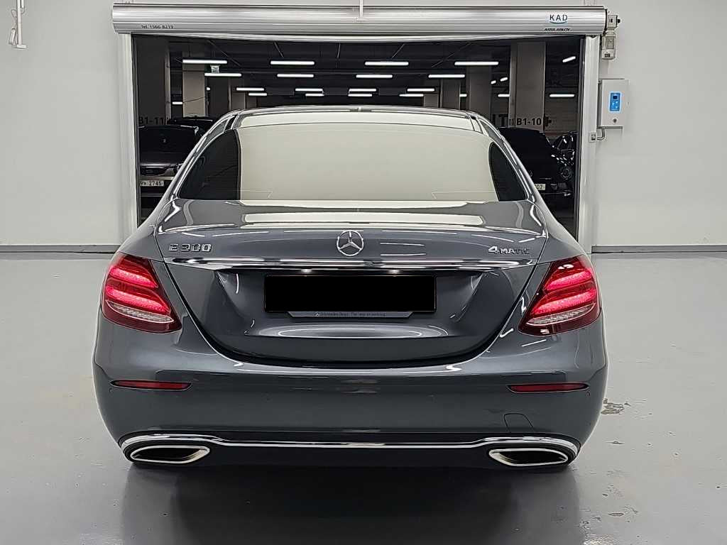 Mercedes-Benz E-Class — photo 03