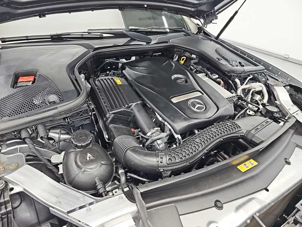 Mercedes-Benz E-Class — photo 05