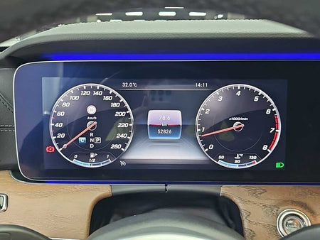 Mercedes-Benz E-Class — photo 06