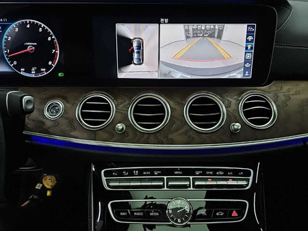 Mercedes-Benz E-Class — photo 10