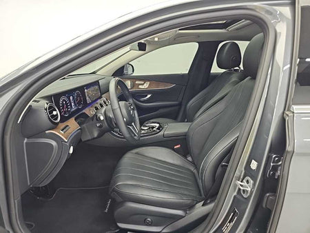 Mercedes-Benz E-Class — photo 11
