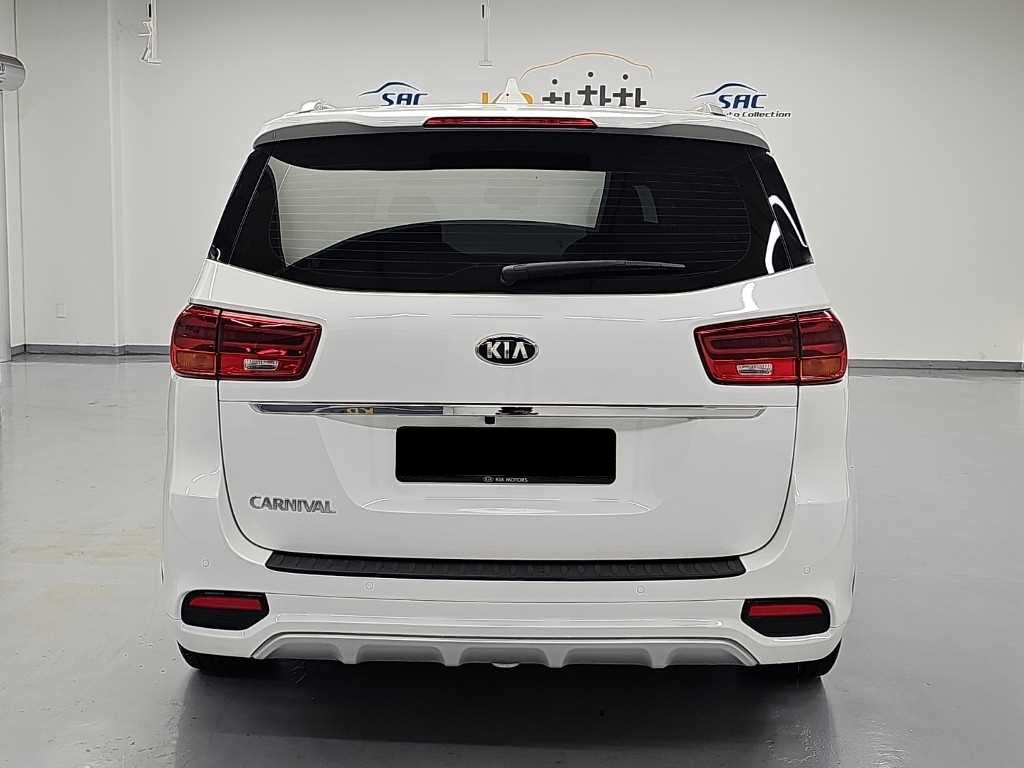 Kia Carnival — photo 03