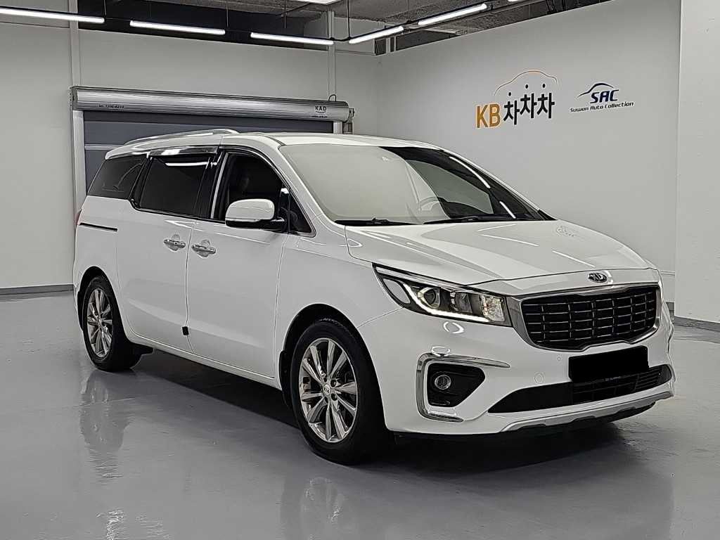Kia Carnival — photo 04
