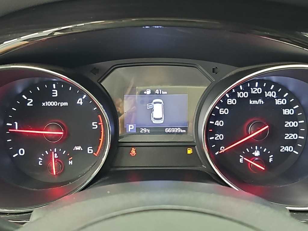 Kia Carnival — photo 06