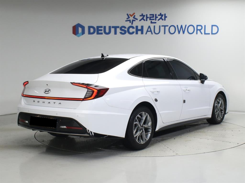 Hyundai Sonata — photo 02