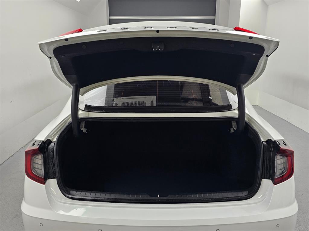 Hyundai Sonata — photo 18