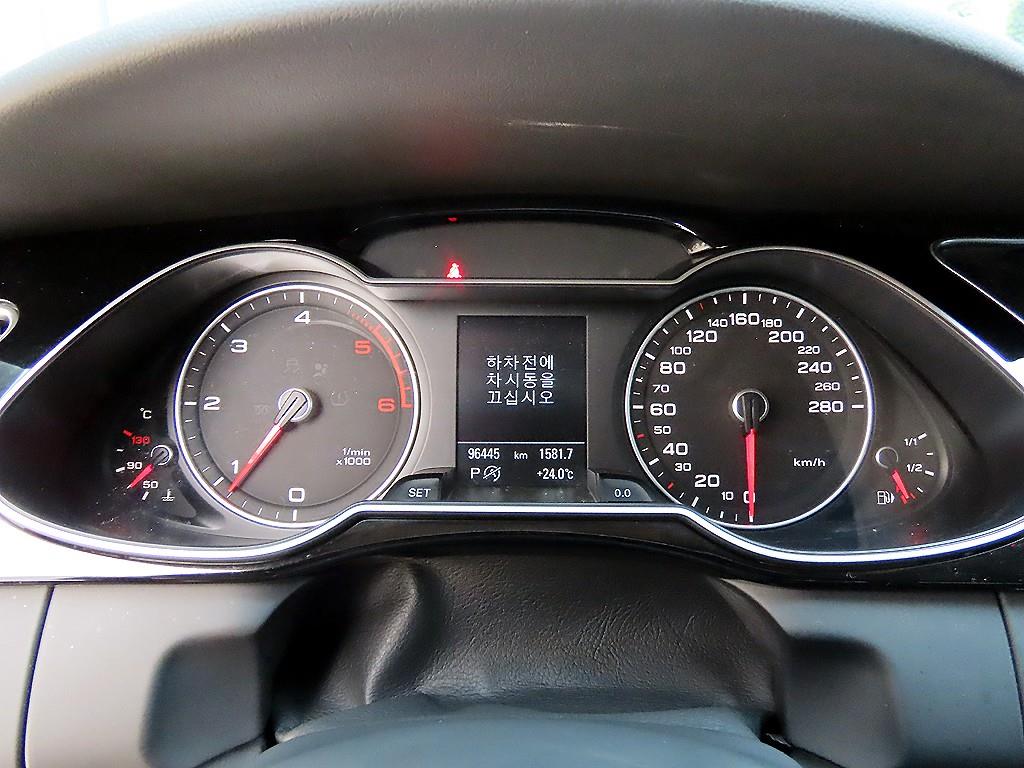 Audi A4 — photo 09