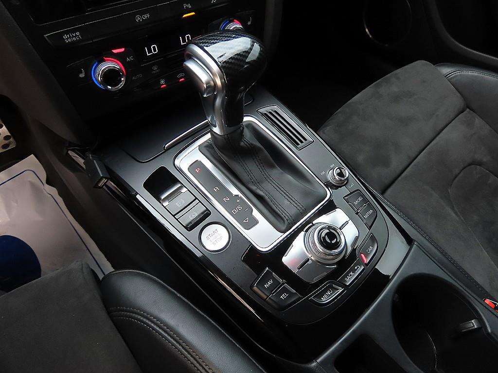 Audi A4 — photo 10
