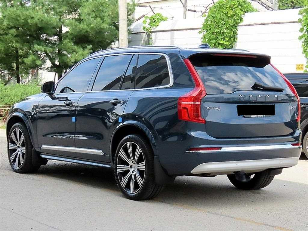 Volvo XC90 — photo 03
