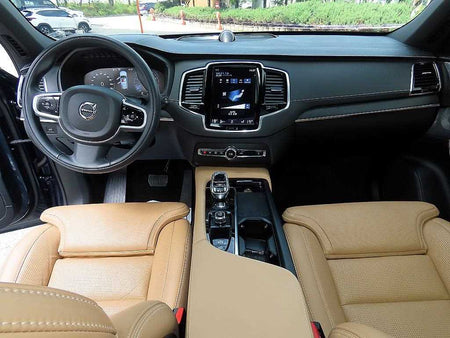 Volvo XC90 — photo 07