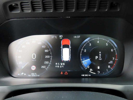 Volvo XC90 — photo 09
