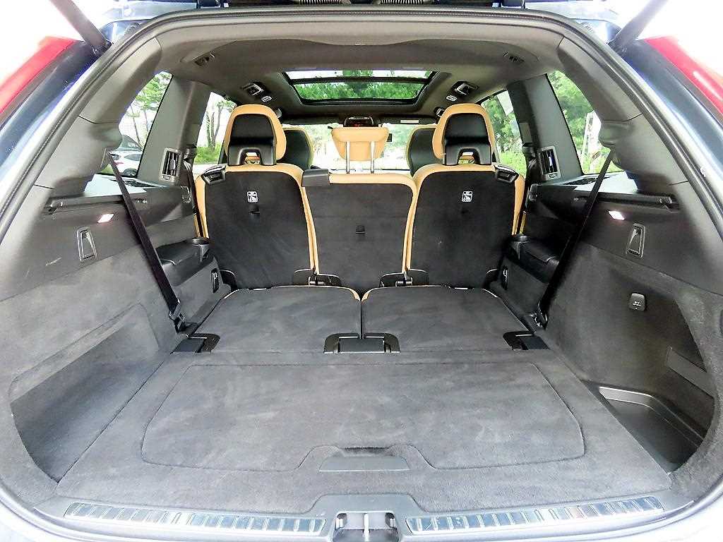 Volvo XC90 — photo 17