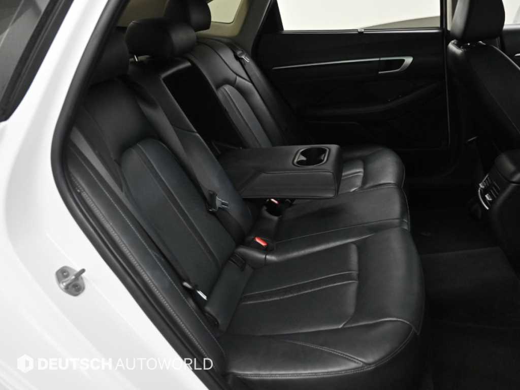Hyundai Sonata — photo 12