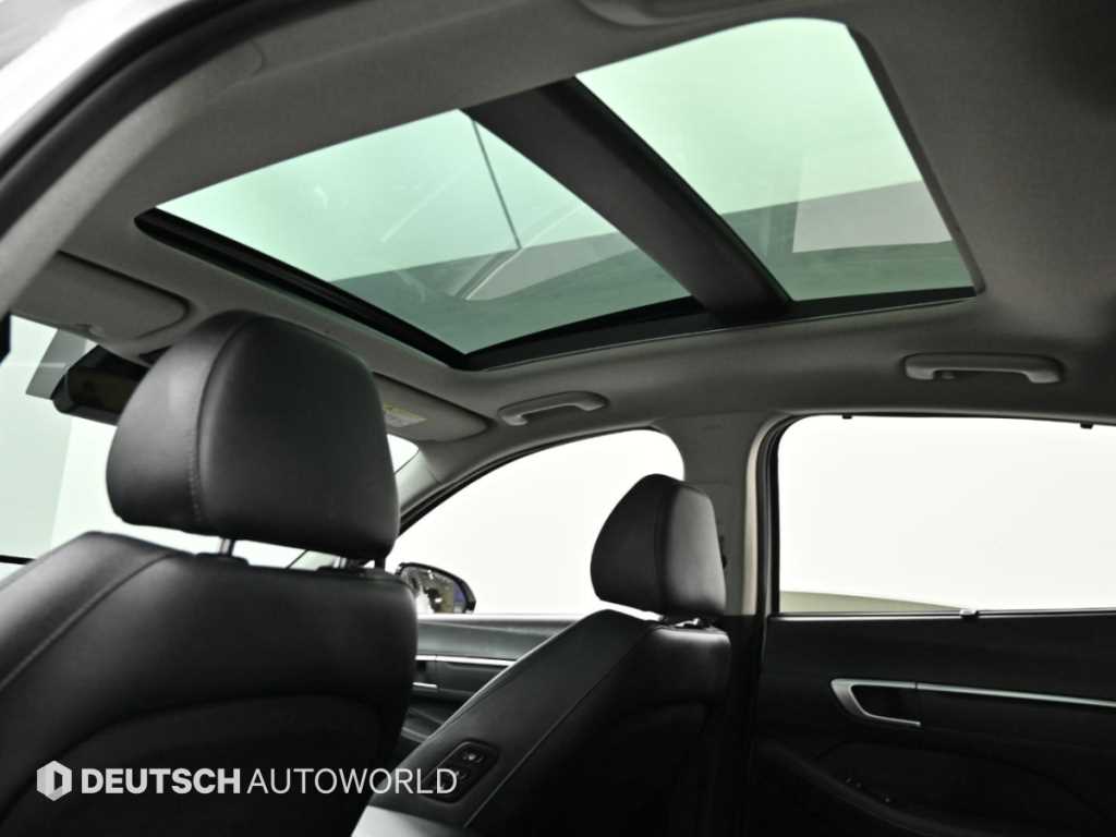 Hyundai Sonata — photo 18