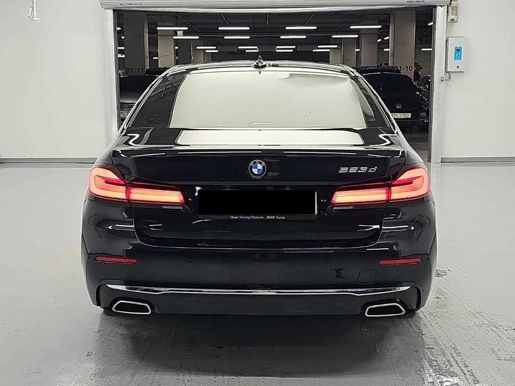 BMW 5-Series — photo 03