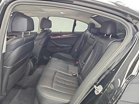 BMW 5-Series — photo 12