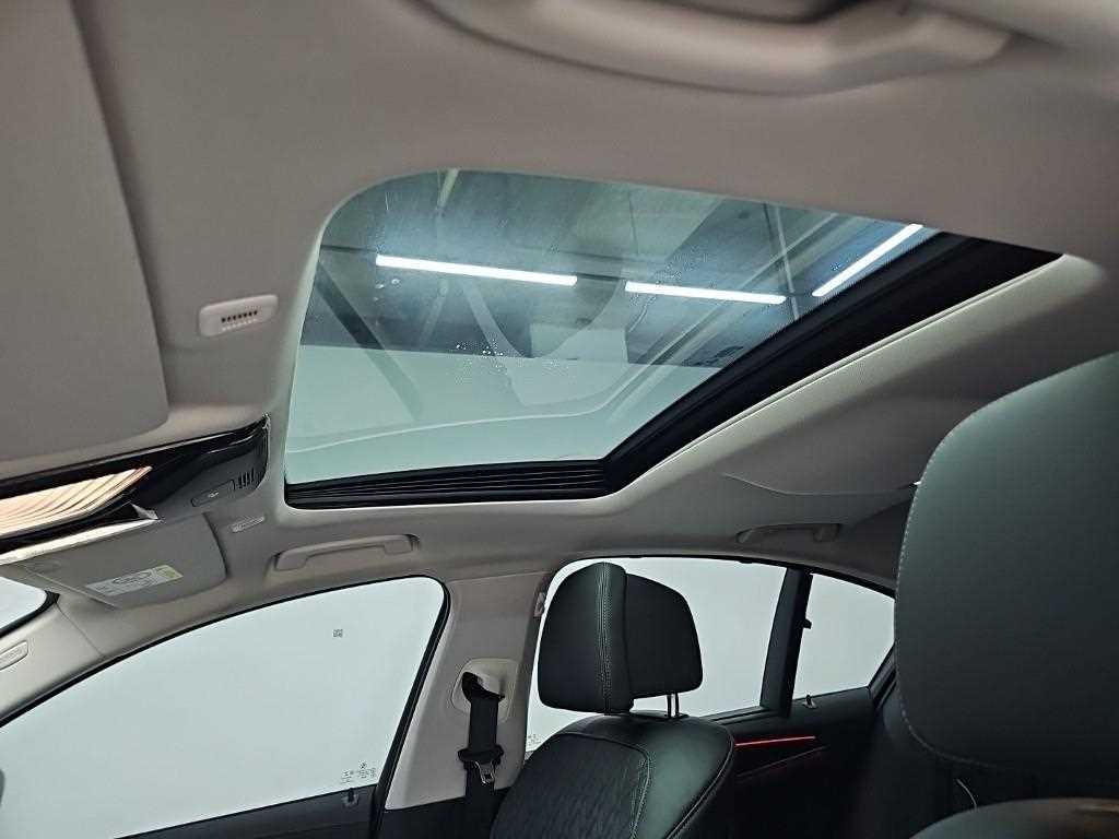 BMW 5-Series — photo 14