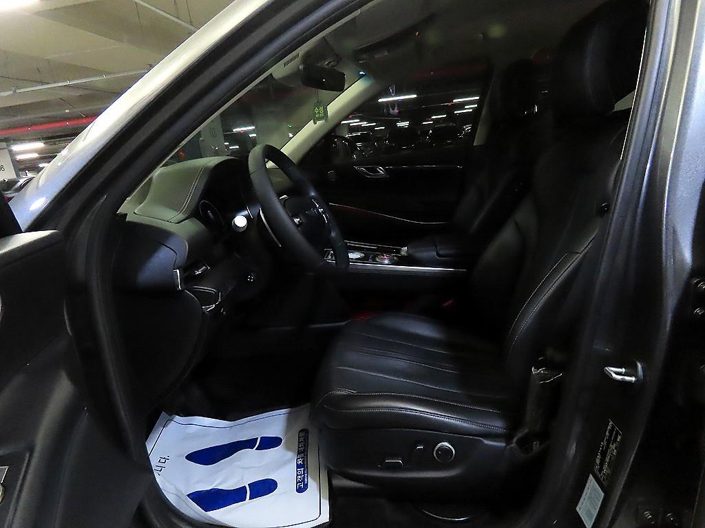 Genesis GV80 — photo 06