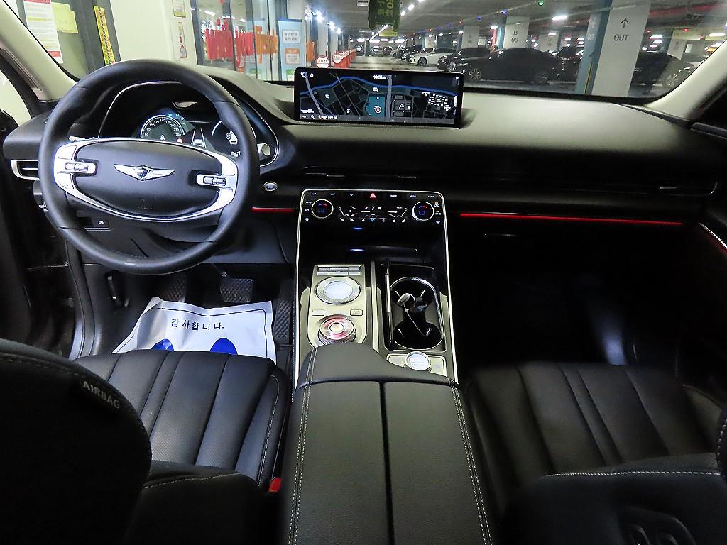 Genesis GV80 — photo 10