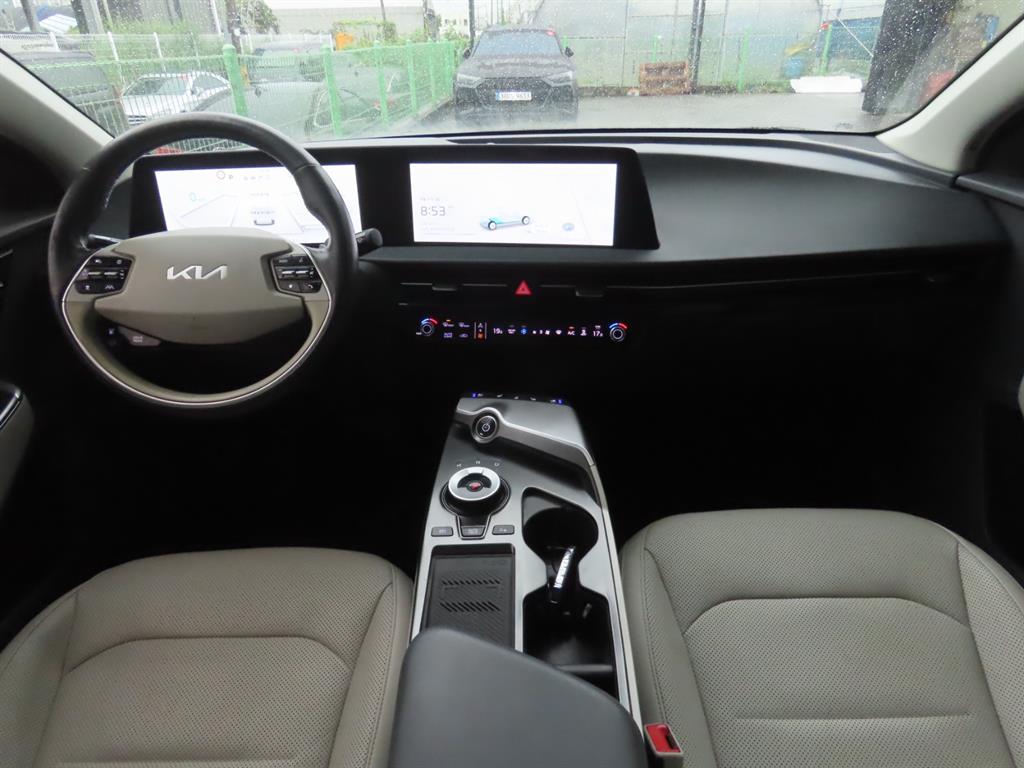 Kia EV6 — photo 10