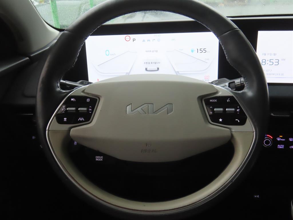 Kia EV6 — photo 12