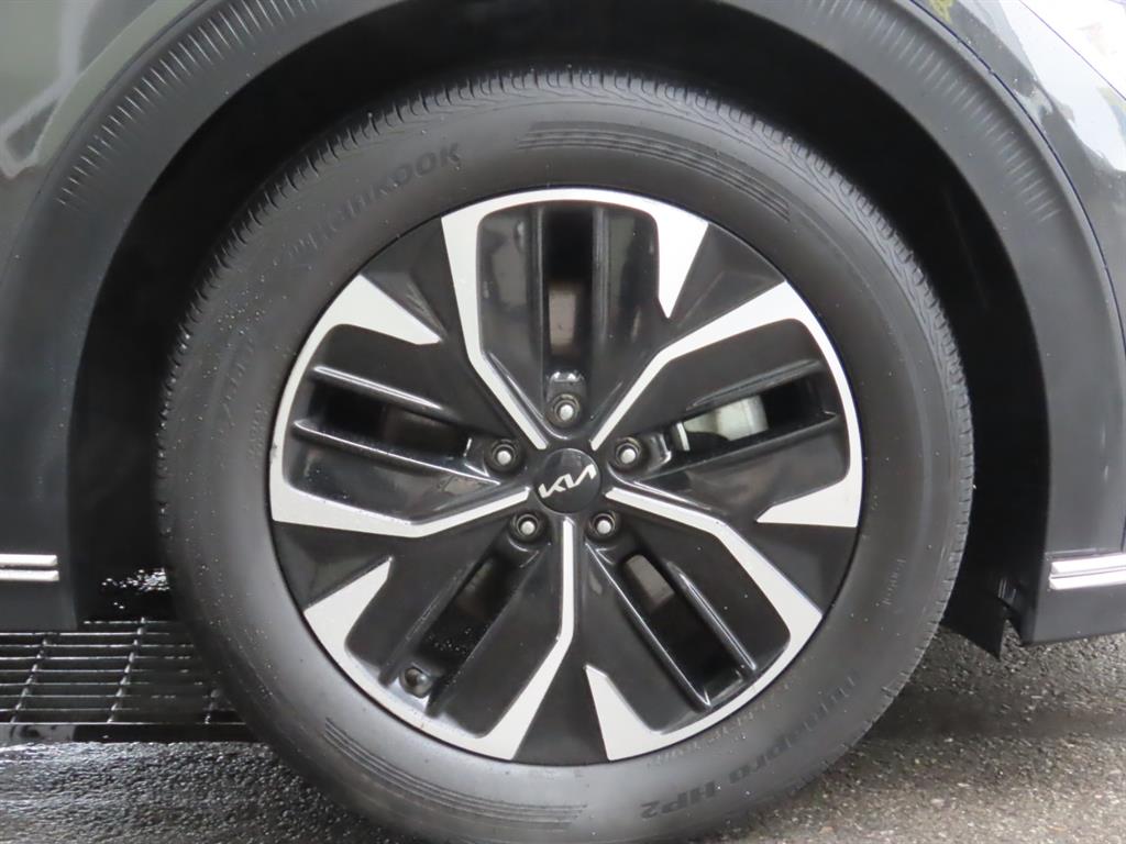 Kia EV6 — photo 20