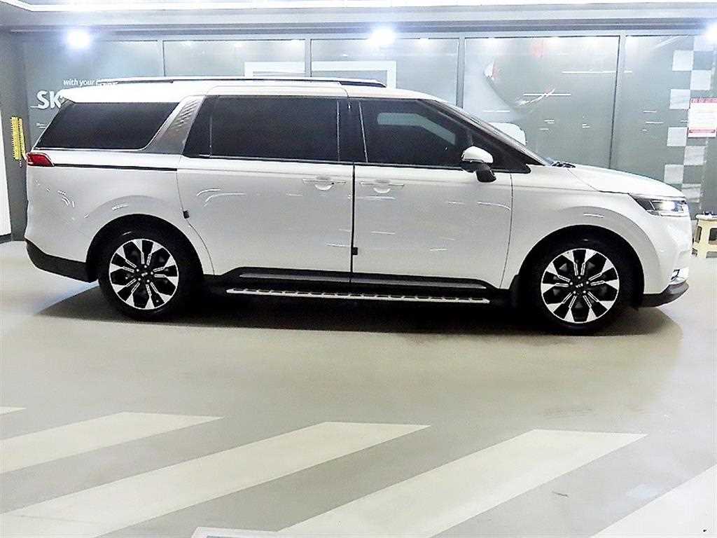 Kia Carnival — photo 03