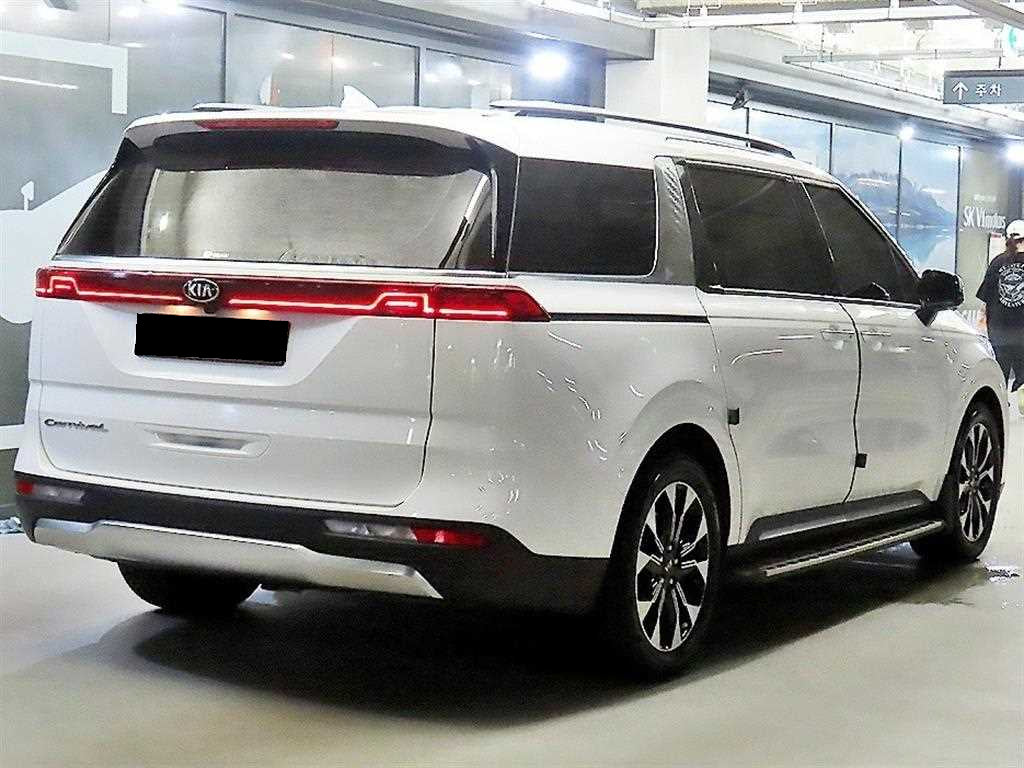 Kia Carnival — photo 04