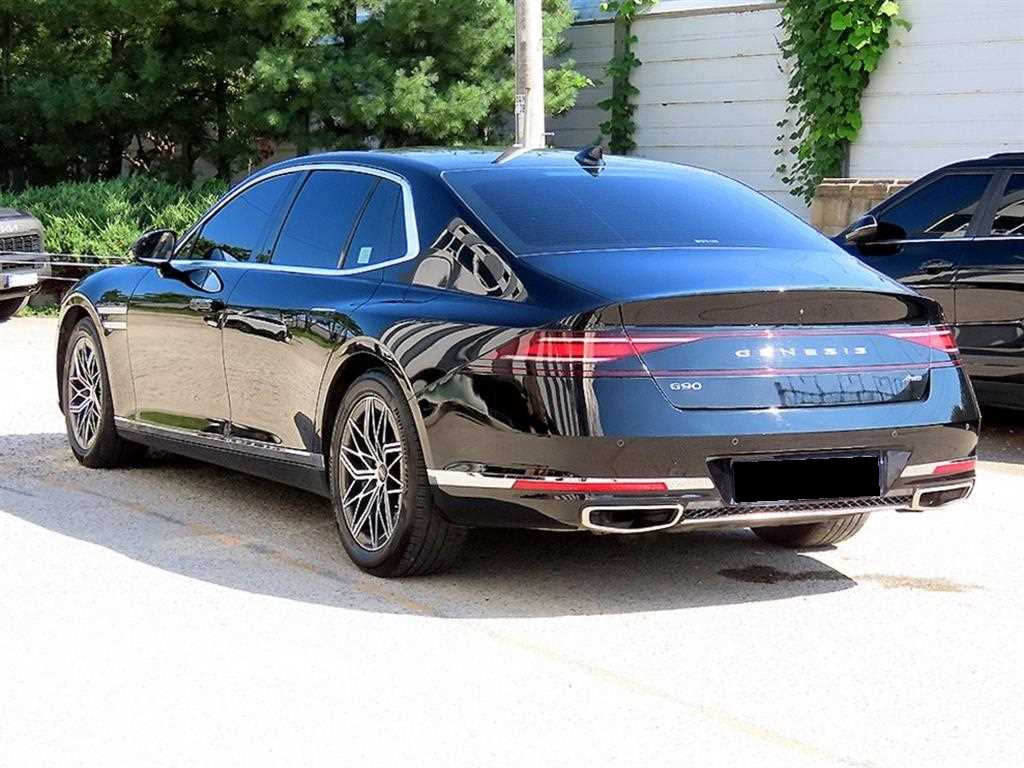 Genesis G90 — photo 03