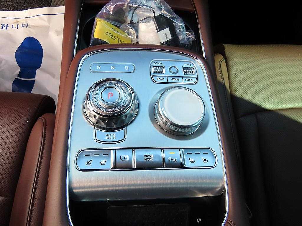 Genesis G90 — photo 11
