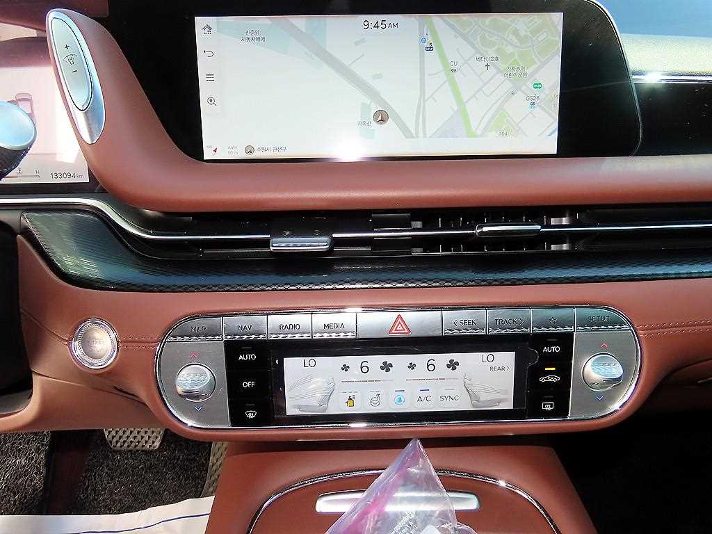 Genesis G90 — photo 14