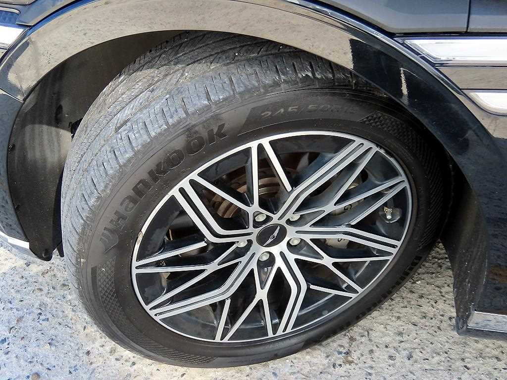 Genesis G90 — photo 20