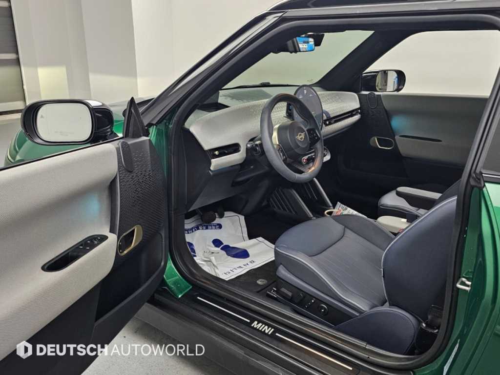 Mini Cooper — photo 11