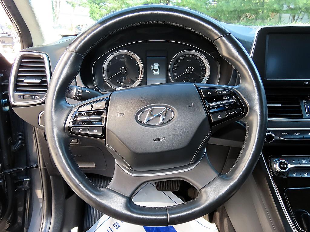 Hyundai Grandeur — photo 08