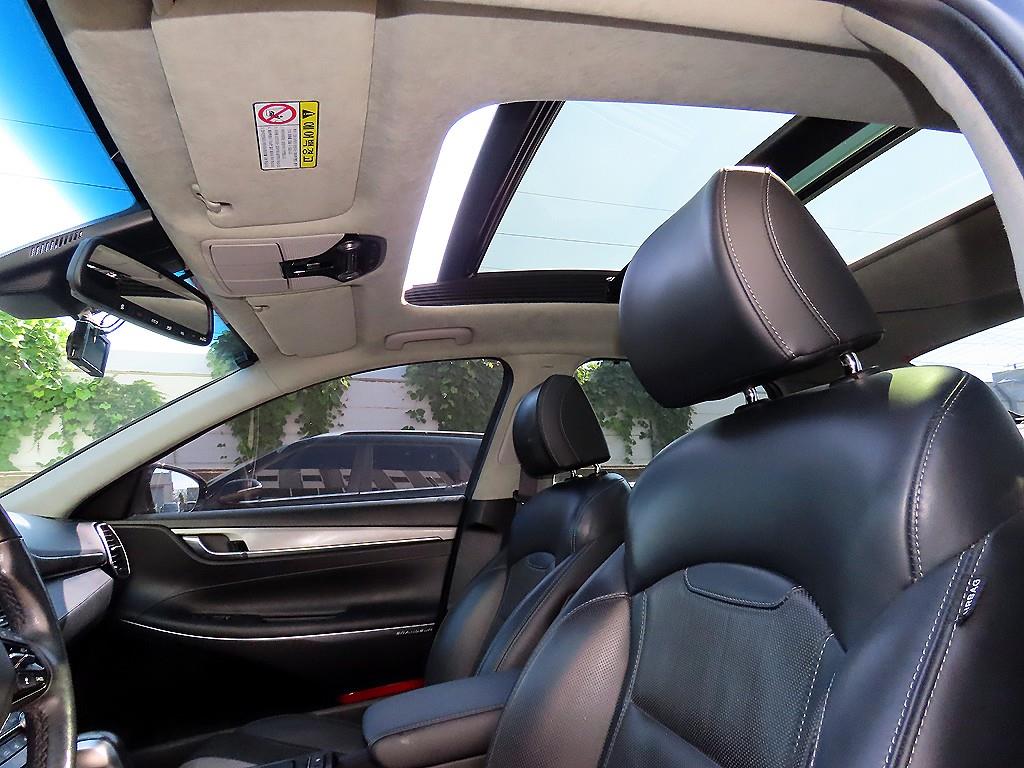 Hyundai Grandeur — photo 17
