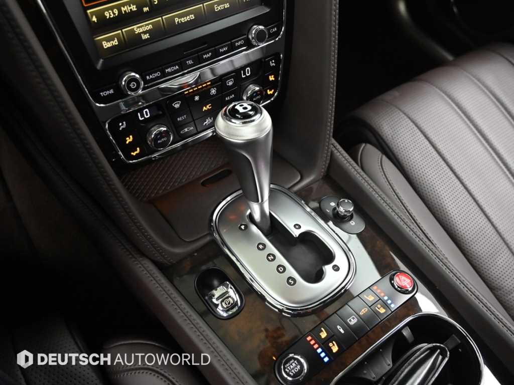 Bentley Flying Spur — photo 09