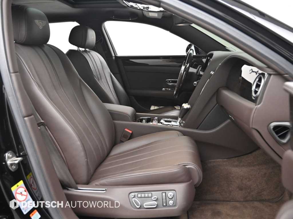 Bentley Flying Spur — photo 10