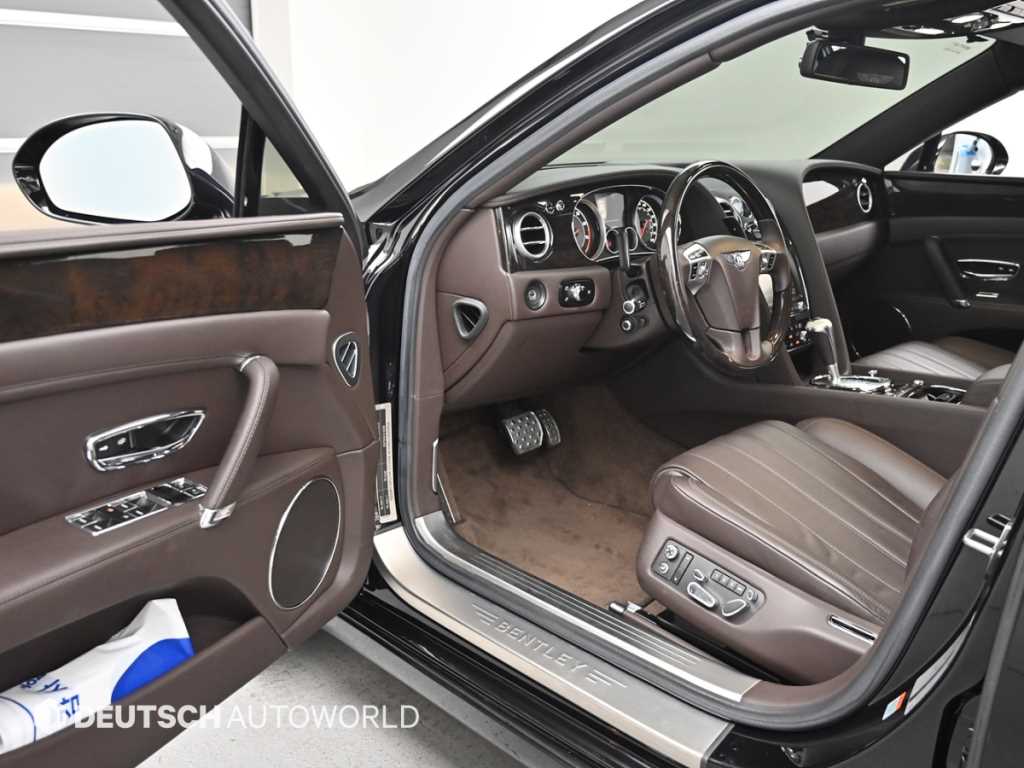 Bentley Flying Spur — photo 11