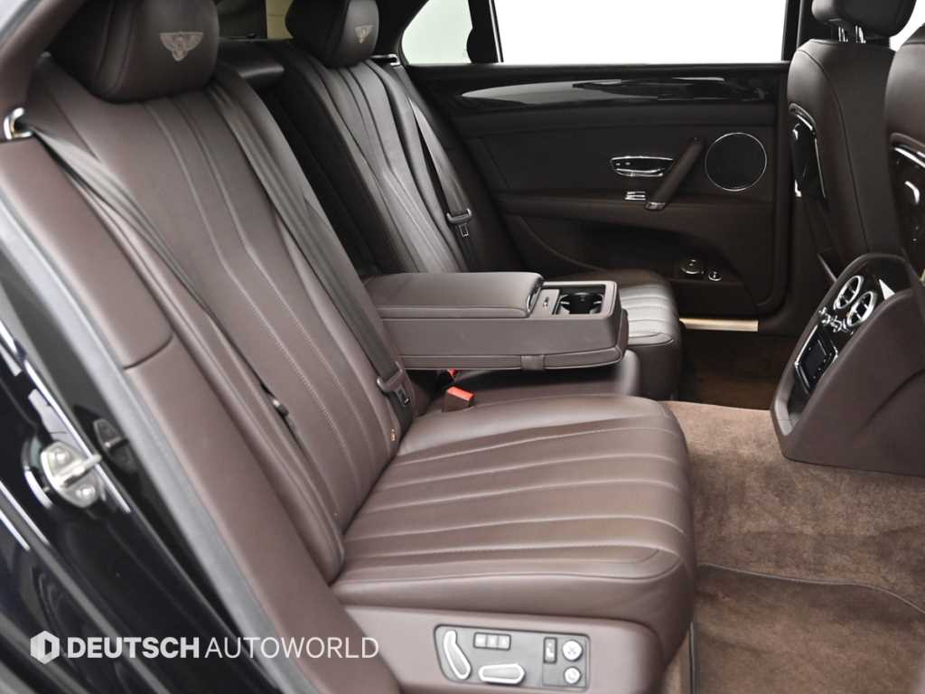 Bentley Flying Spur — photo 12