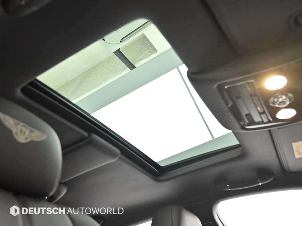 Bentley Flying Spur — photo 19