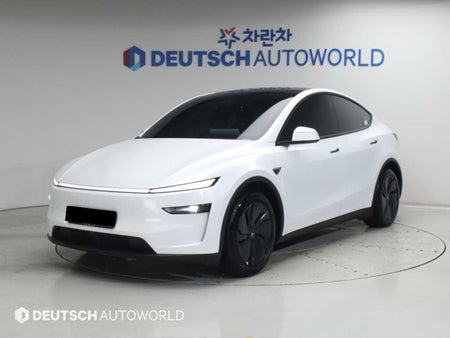 Tesla Model Y — photo 01