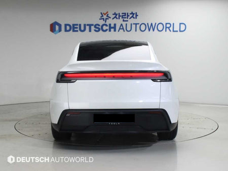 Tesla Model Y — photo 04