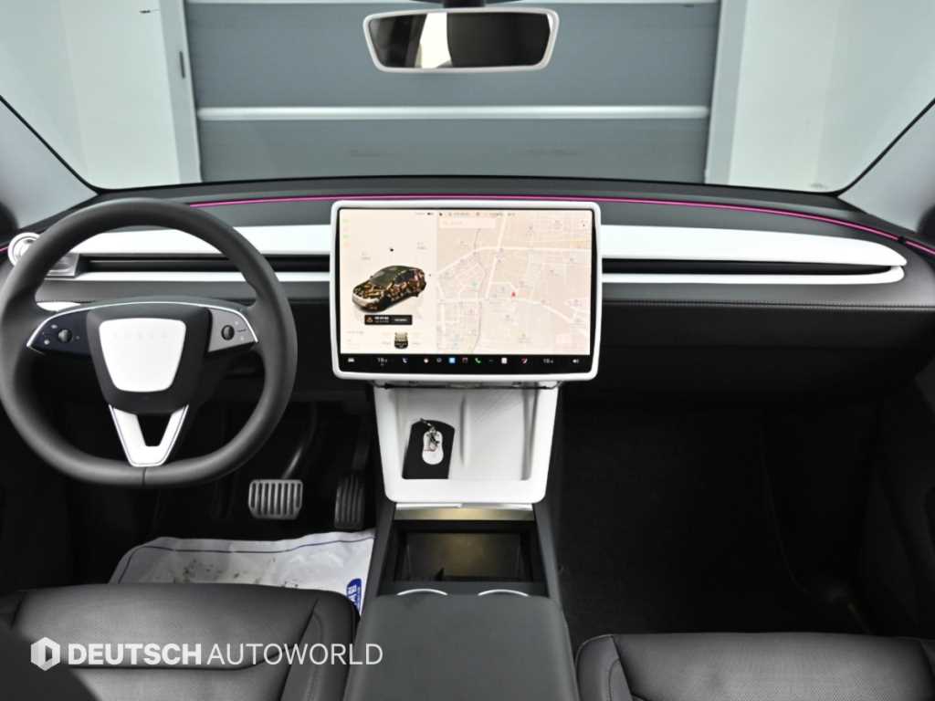 Tesla Model Y — photo 07