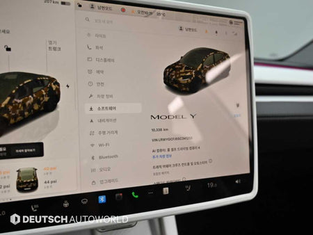 Tesla Model Y — photo 08