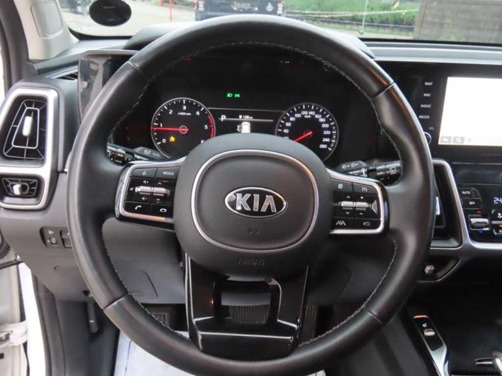 Kia Sorento — photo 11
