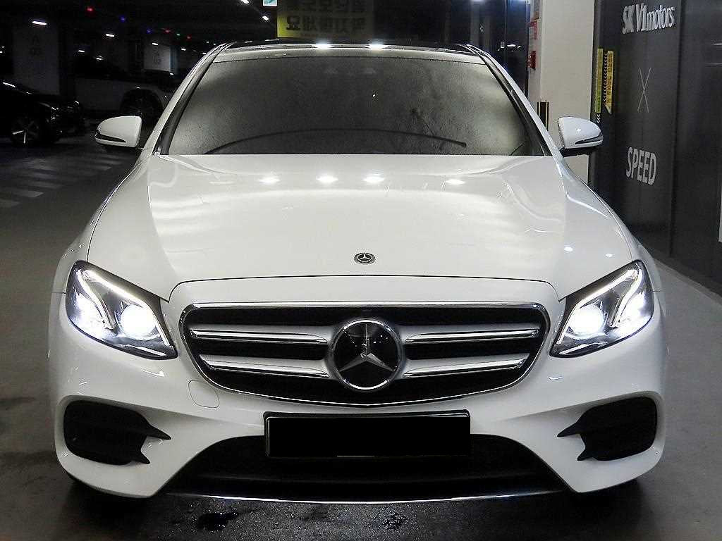 Mercedes-Benz E-Class — photo 01