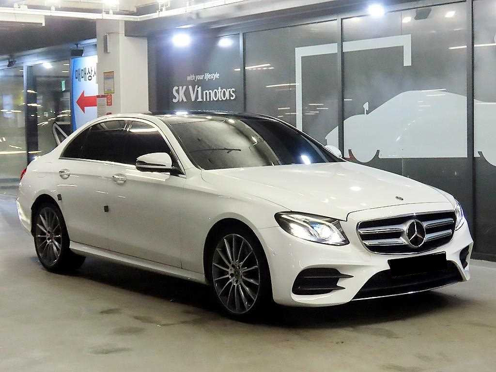 Mercedes-Benz E-Class — photo 02