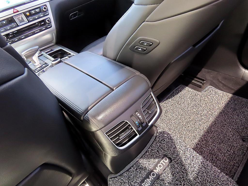 Genesis G80 — photo 15